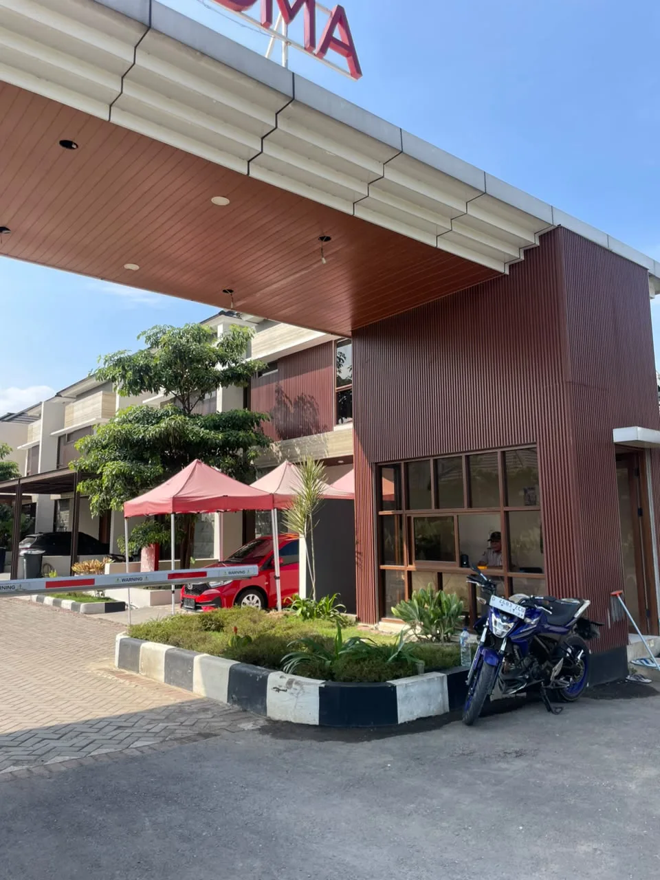 Pos keamanan dan CCTV 24 jam di Cluster Griya Padma
